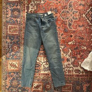 Levi’s Wedgie Icon Jeans